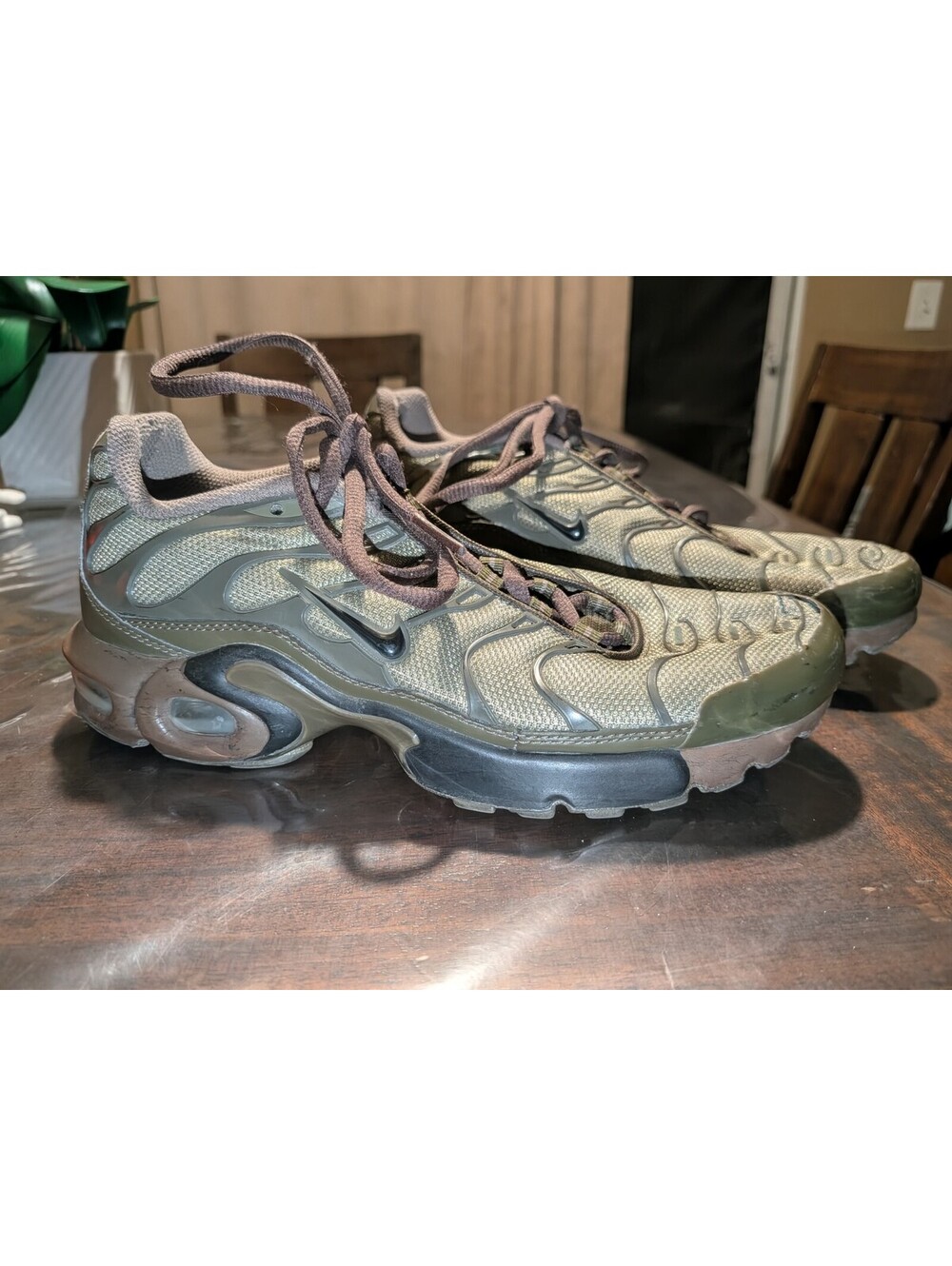 Nike Air Max Plus GS Olive Green Cargo Size 6Y Shoes 655020-200 Rare Find!